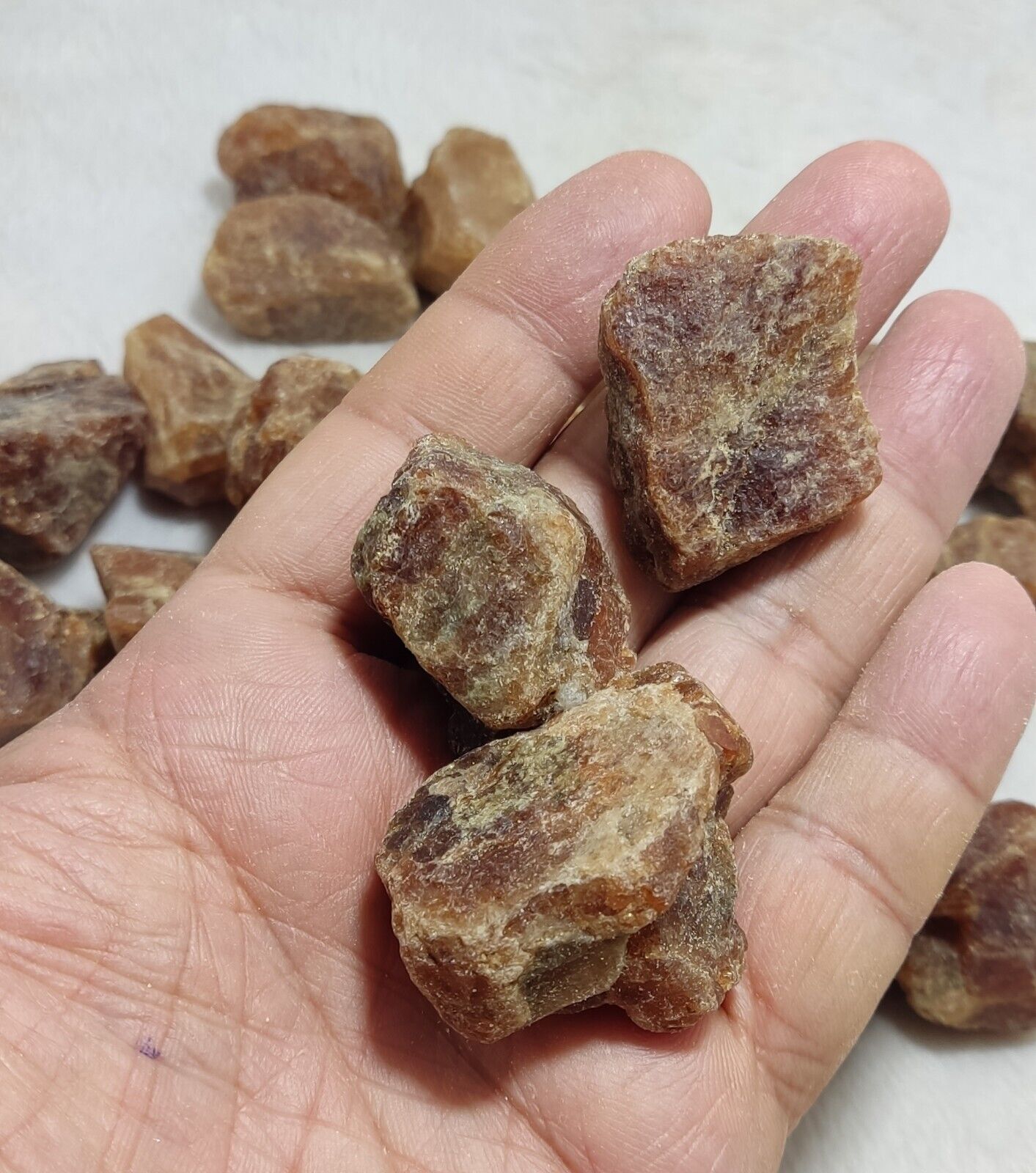 1000 grams lot of rough hessonite garnets