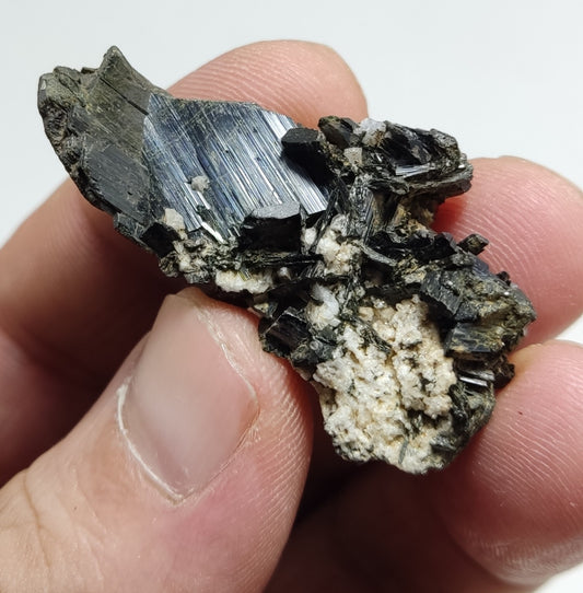 An aesthetic specimen of terminated aegirine crystal cluster 13 grams