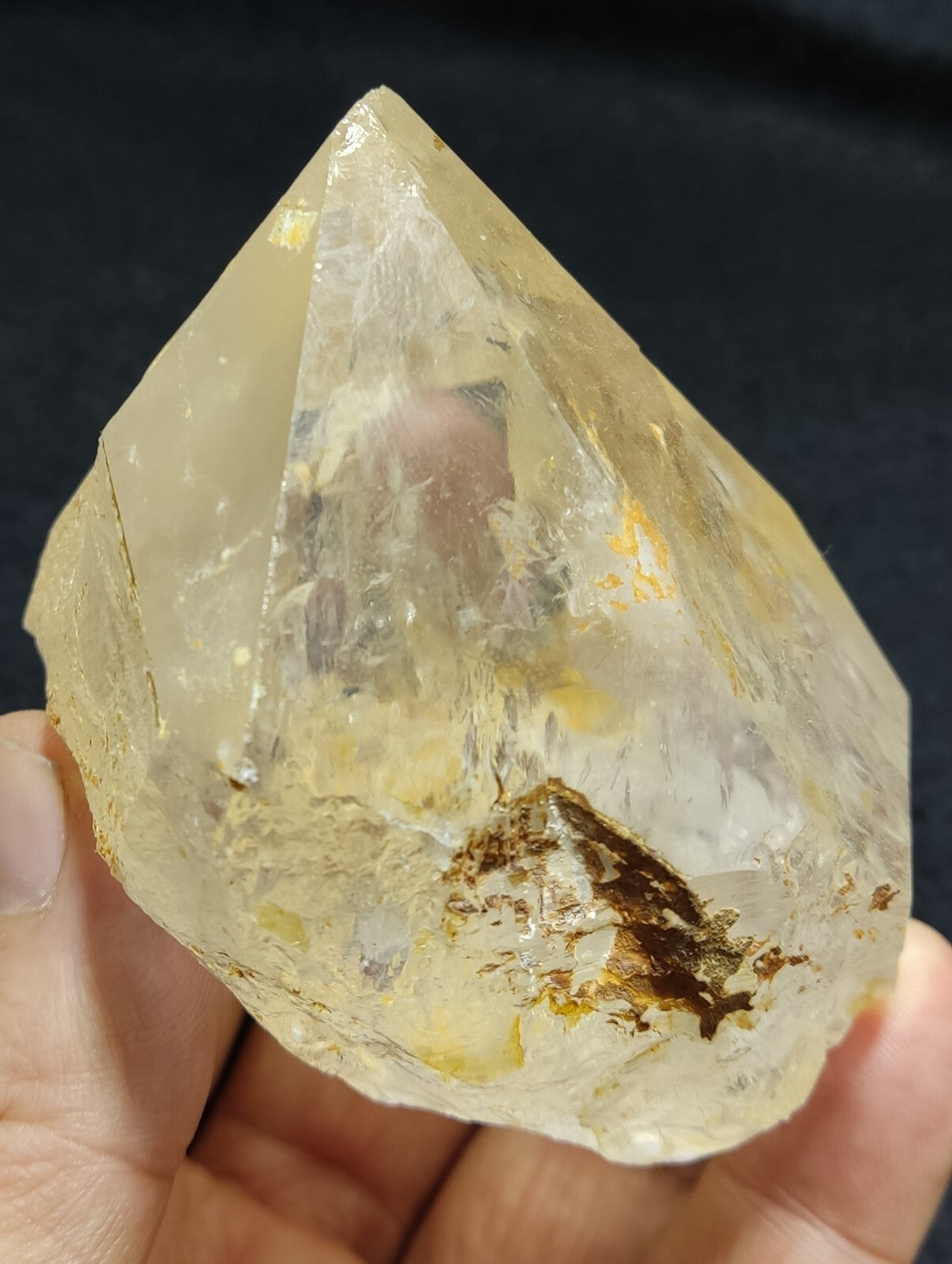 An Aesthetic terminated specimen of Quartz crystal 387 grams