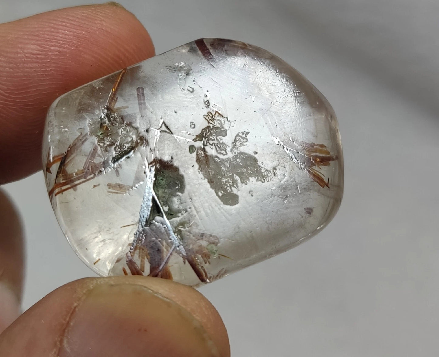 Rutiles quartz polished tumble 140 carats