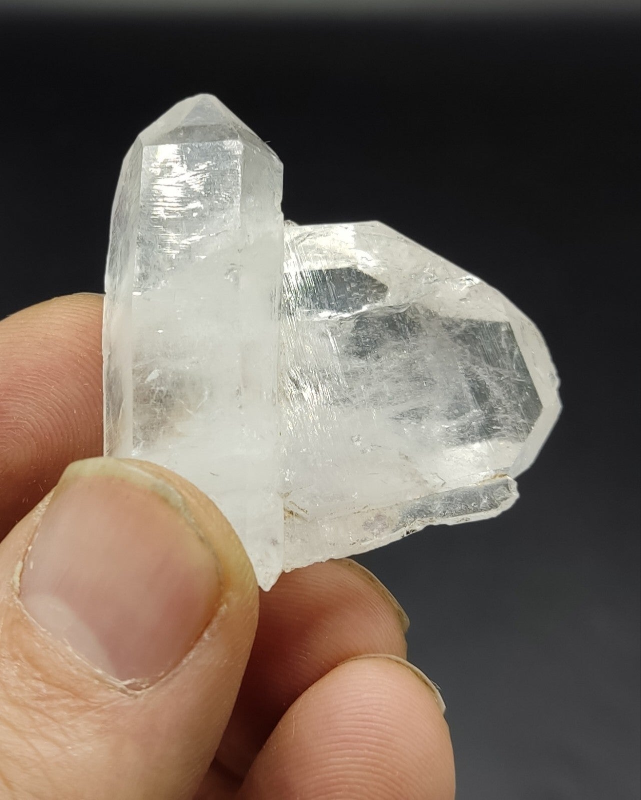 An Aesthetic terminated Quartz crystal specimen 30 grams
