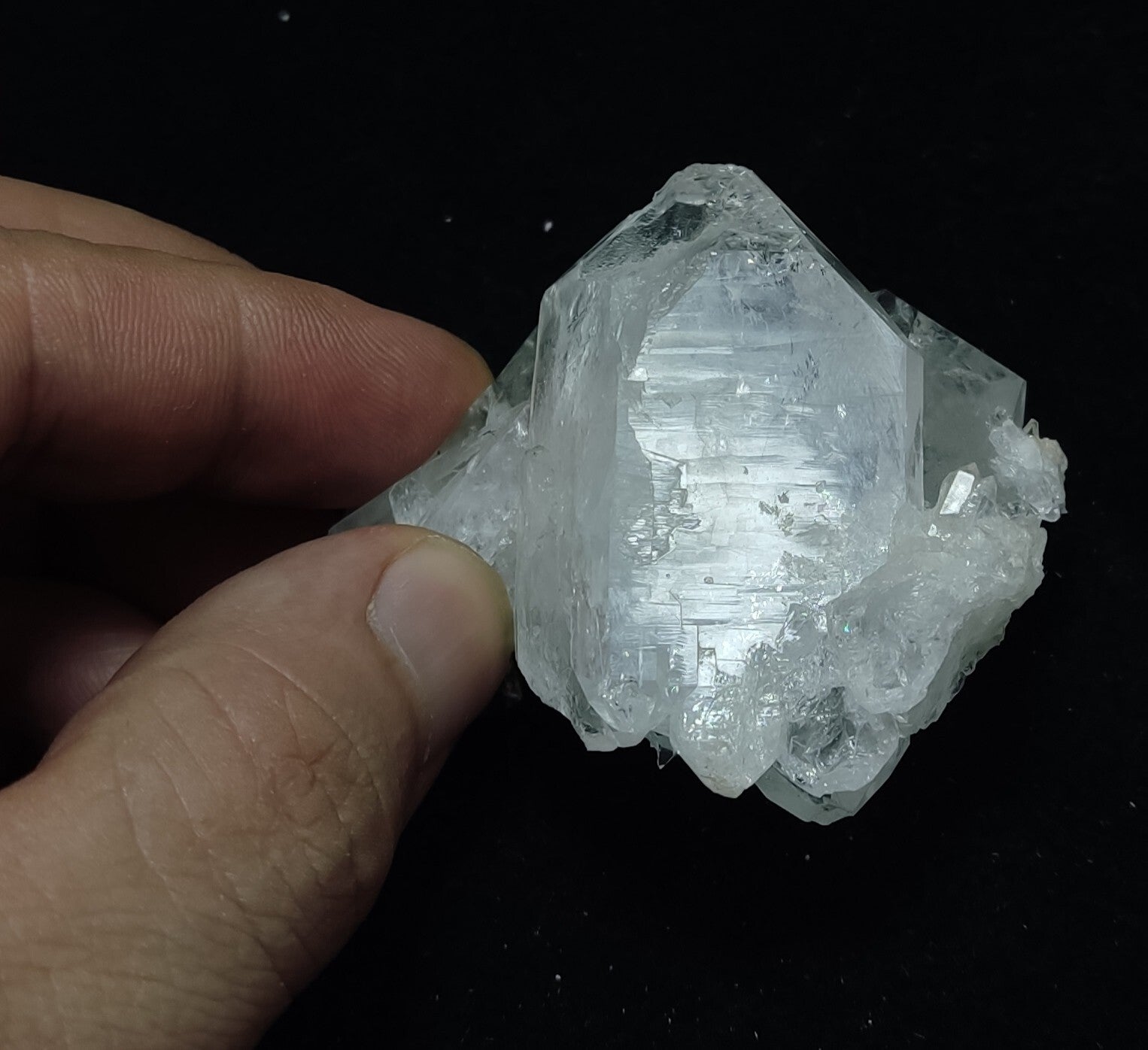An Aesthetic terminated specimen of Quartz 91 grams