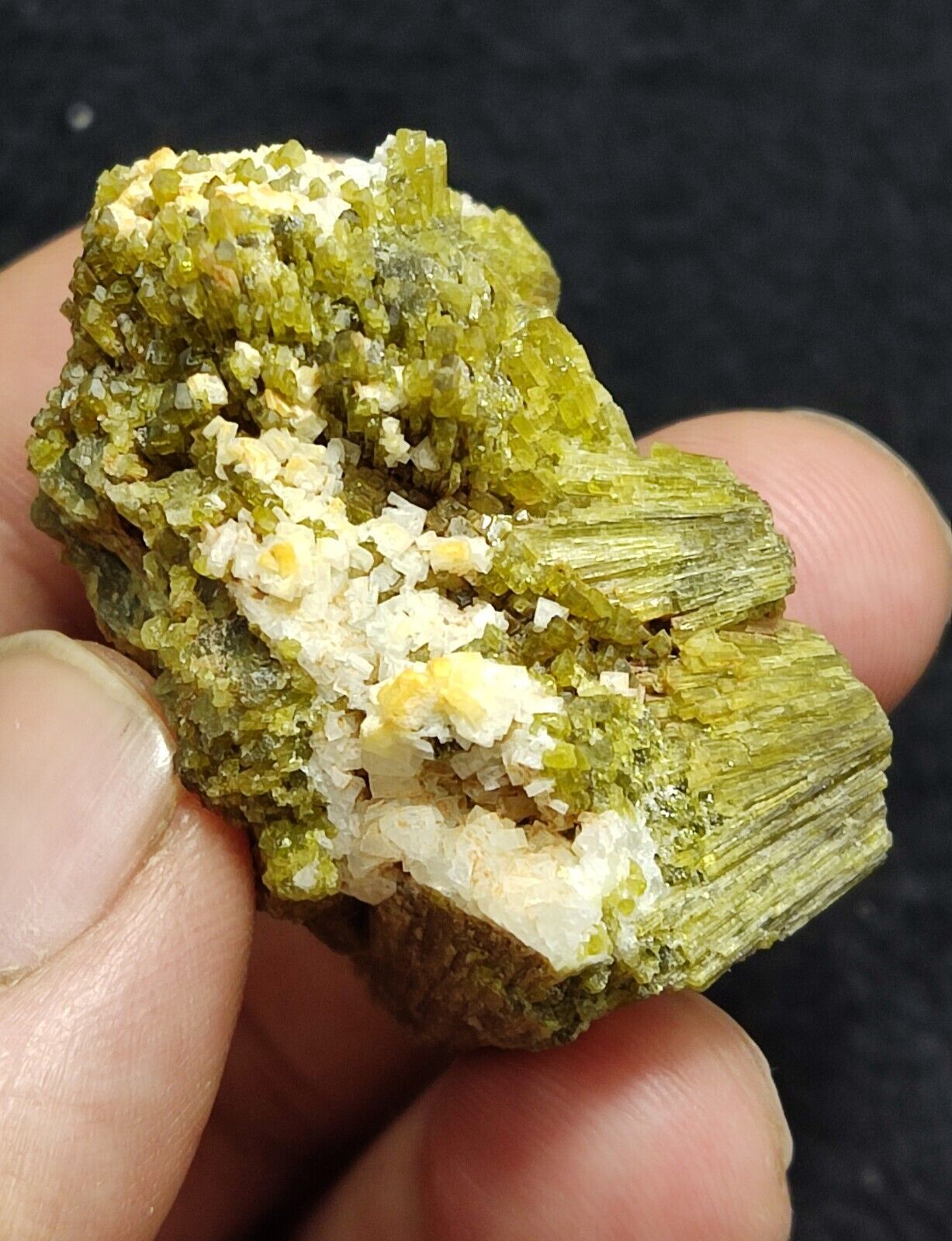 A very Aesthetic Natural beautifully terminated epidote specimen 61 grams