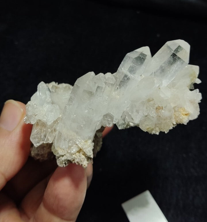Natural quartz Cluster specimen 144 grams