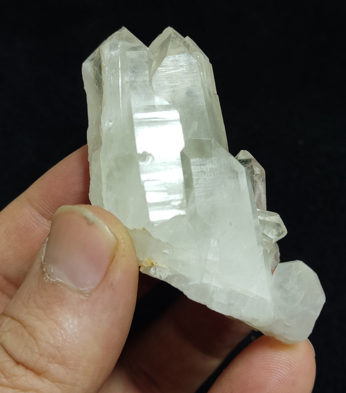 88 grams natural quartz crystal cluster