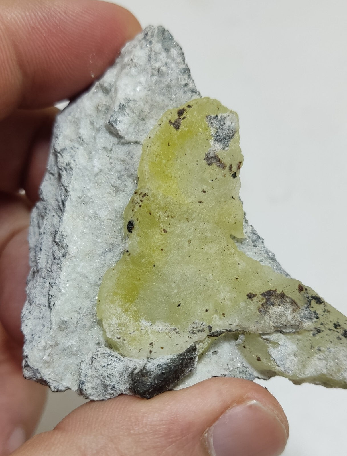 An Aesthetic Natural specimen of brucite with chromite 93 grams