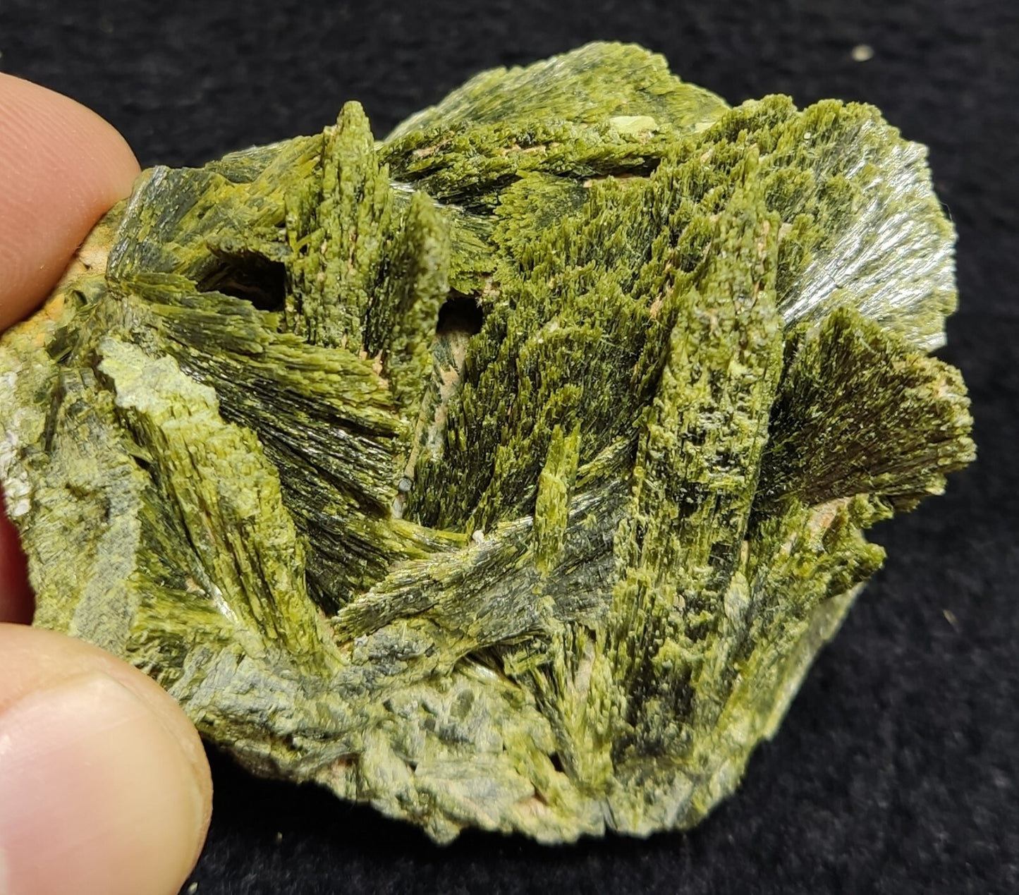 An aesthetic specimen of epidote crystal specimen 110 grams
