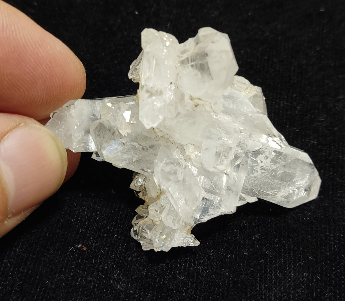 An Aesthetic Natural beautifully terminated Quartz cluster 28 grams