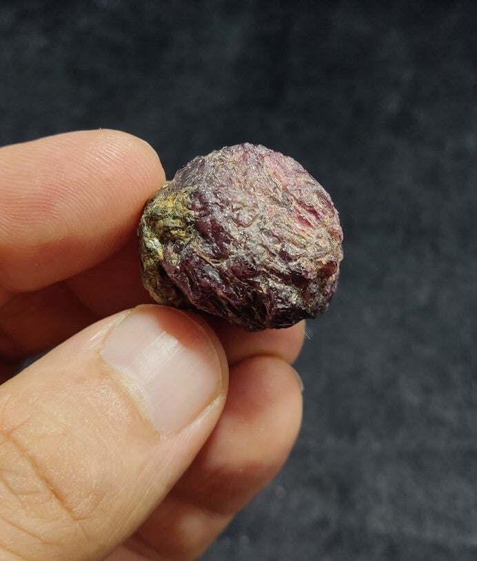 Natural Garnet Variety Almandine with Schist/Mica 29 grams