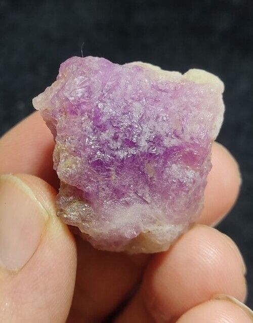 19 grams Highly Tenebrescent Fluorescent Hackmanite Specimen