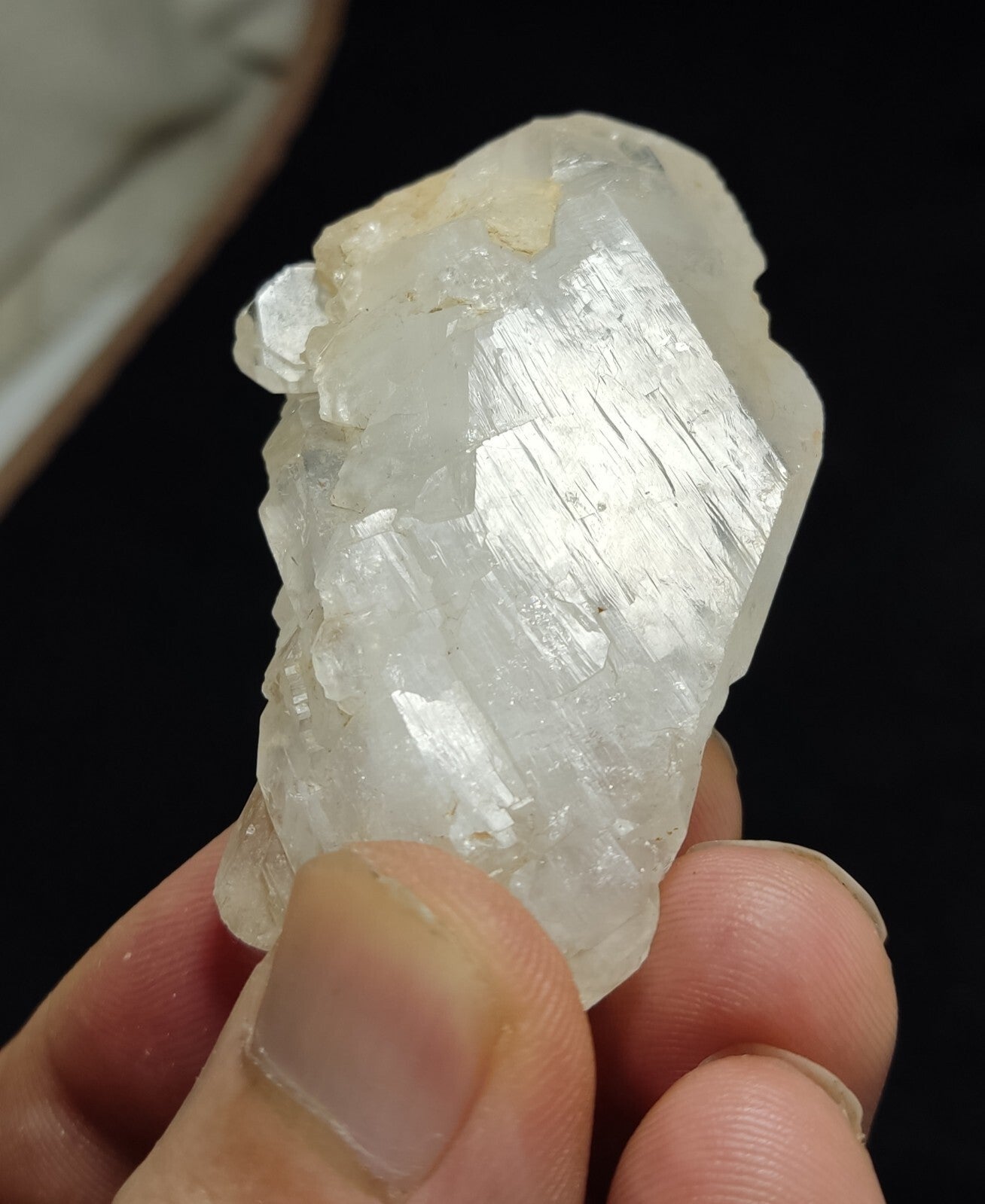 An Aesthetic specimen of faden quartz 55 grams