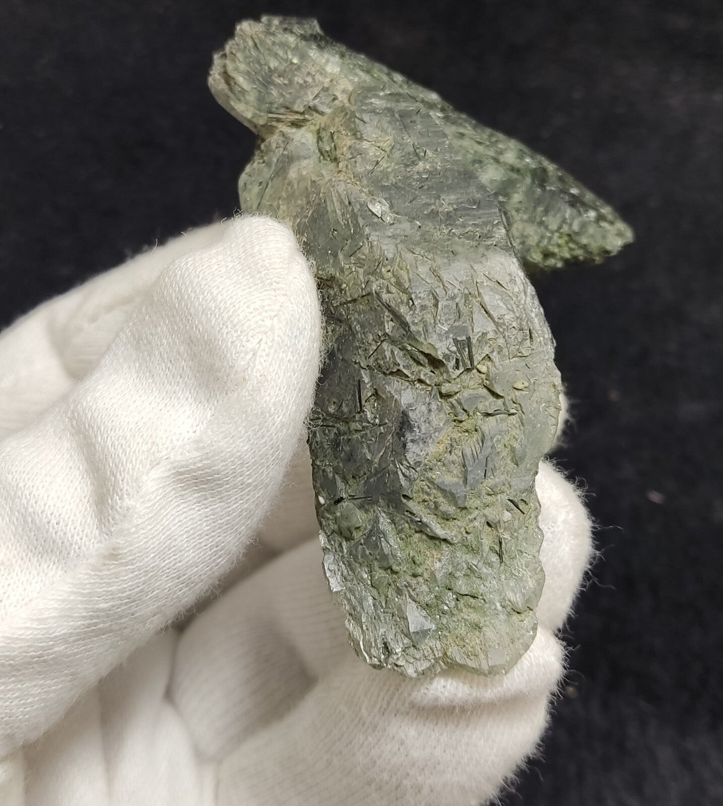 An Aesthetic Natural terminated Chlorite Quartz crystal specimen 91 grams