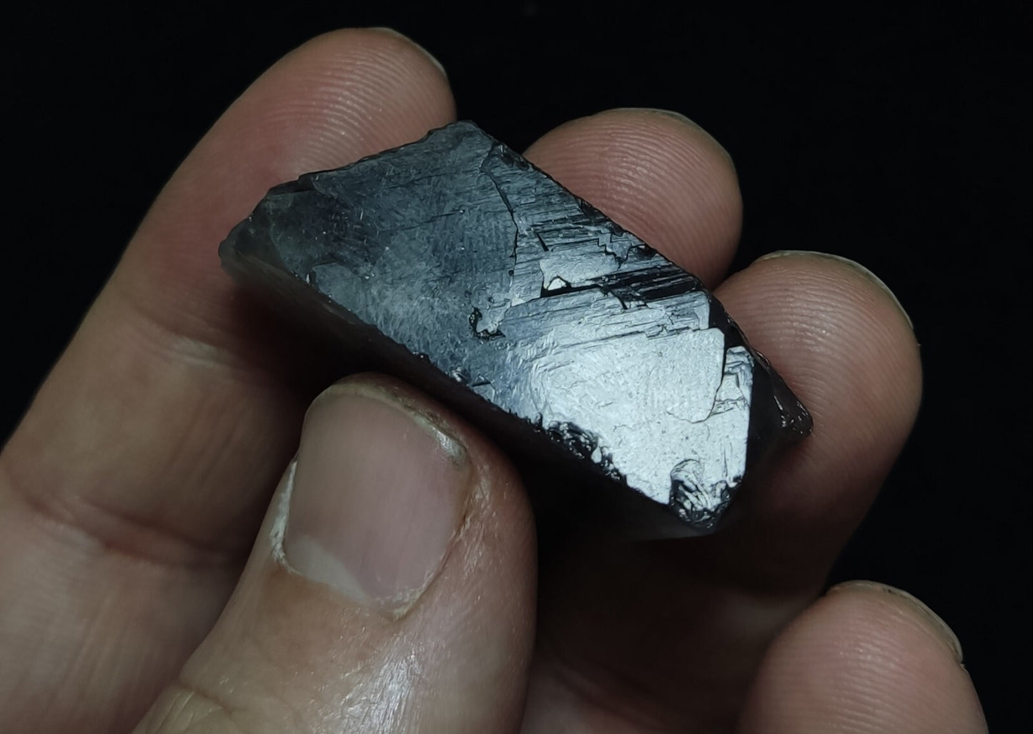 A very Aesthetic Natural terminated smoky Quartz crystal 23 grams