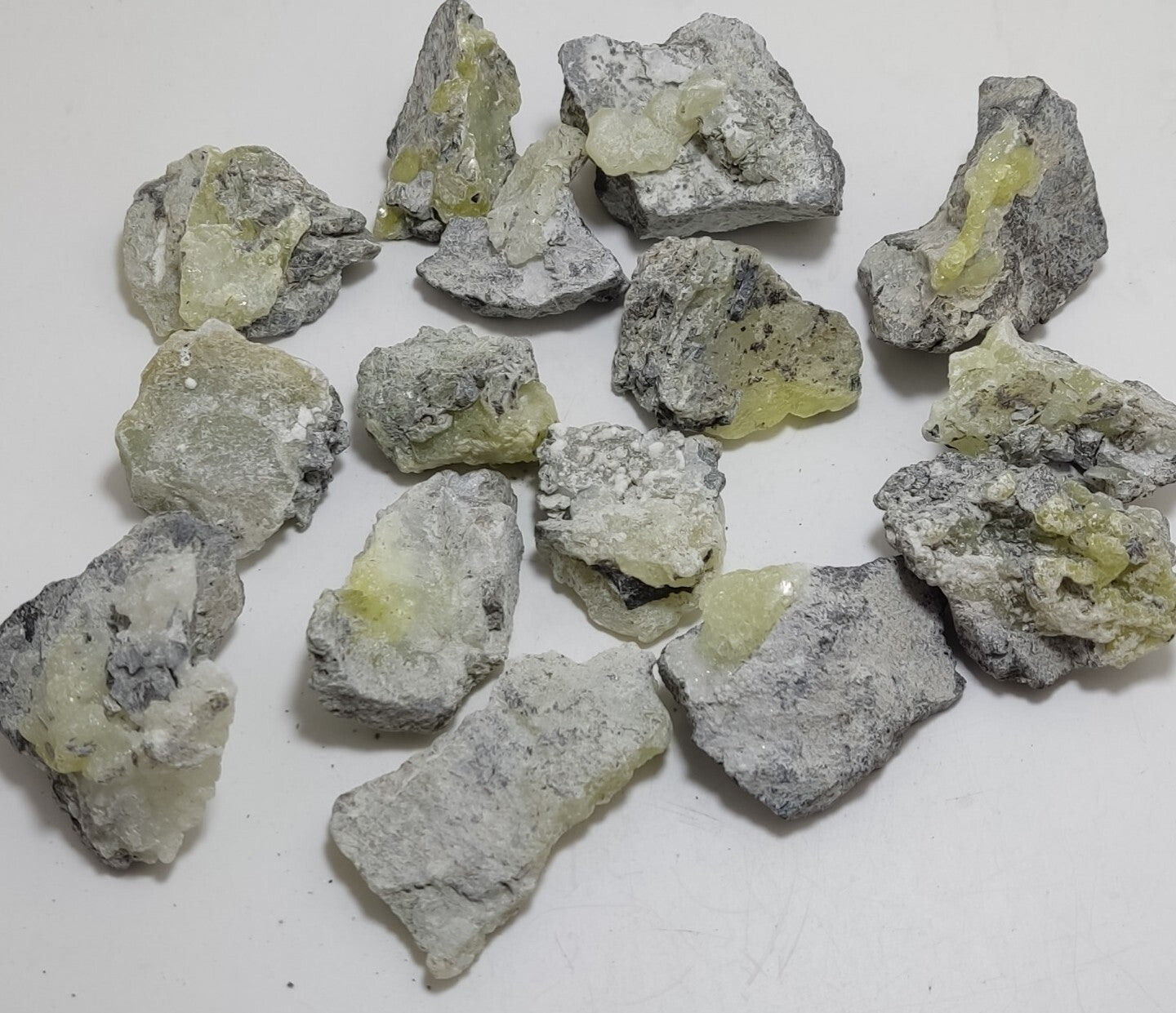 750 grams Brucite on matrix with chromite
