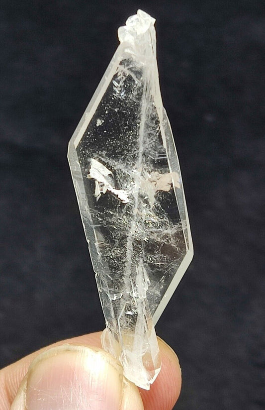 A very Aesthetic Natural beautifully terminated Faden Quartz crystal 7 grams