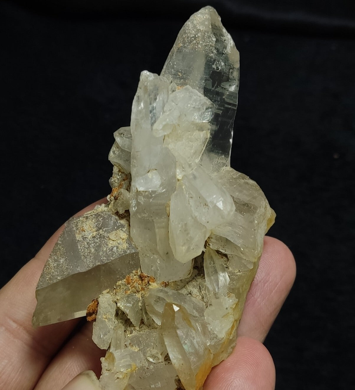 Natural terminated Quartz Crystal 109 grams