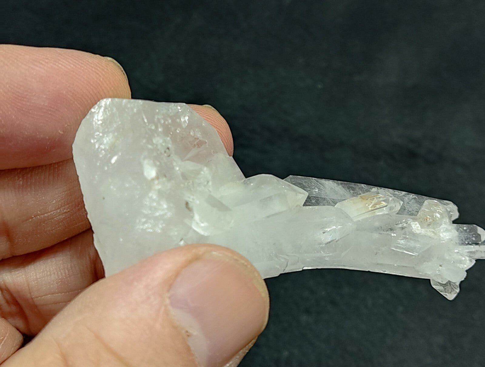 An amazing specimen of terminated Quartz crystal 39 grams