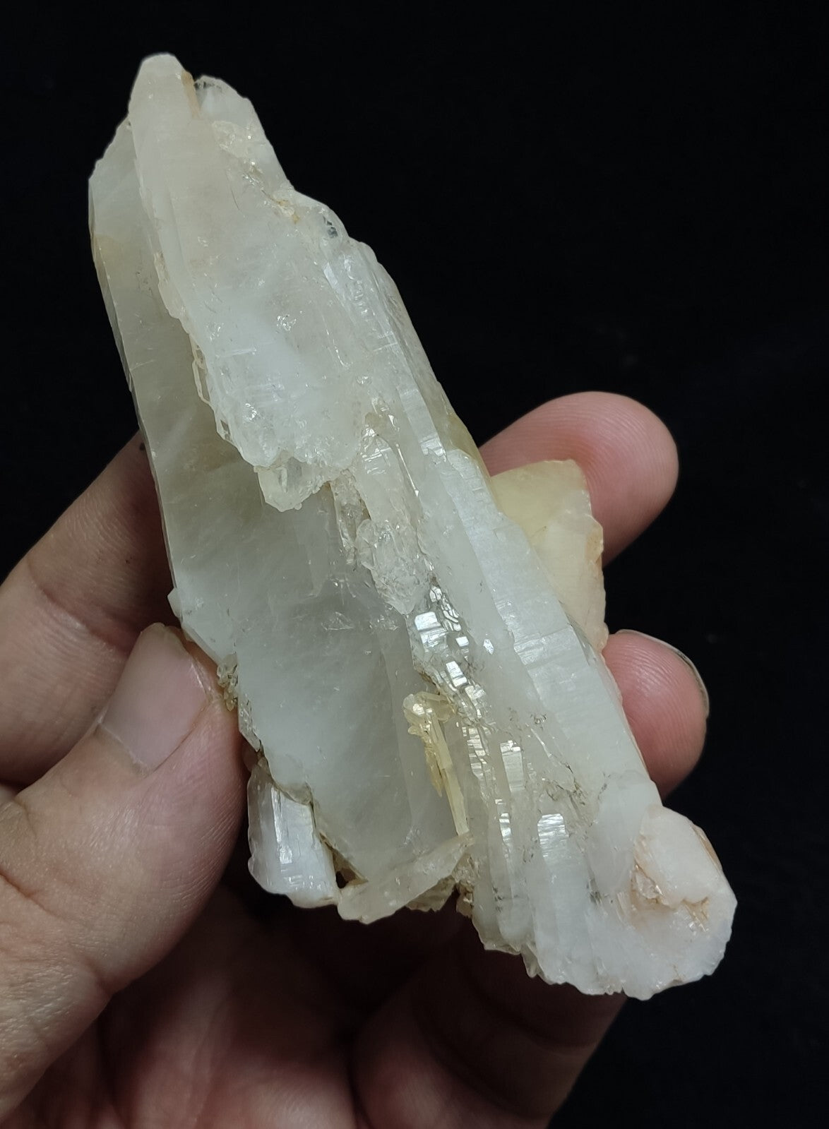 An Aesthetic terminated specimen of Quartz cluster 89 grams