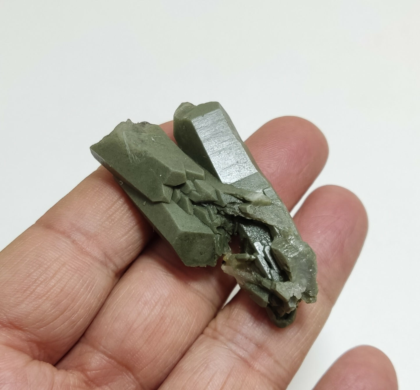 A very Aesthetic Natural beautifully terminated Chlorite Quartz crystal 20 grams