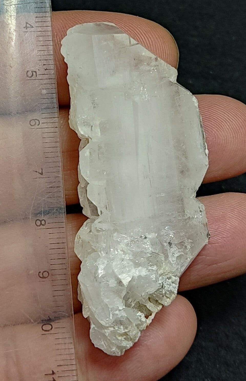 An amazing specimen of terminated faden Quartz crystal 32 grams