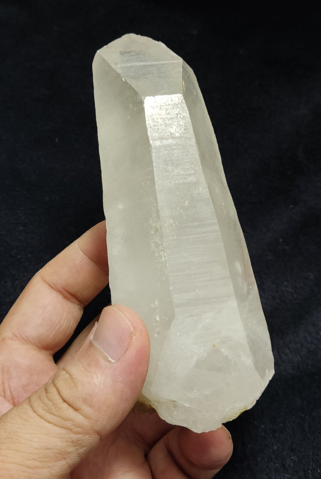 An Aesthetic terminated specimen of Quartz crystal 463 grams