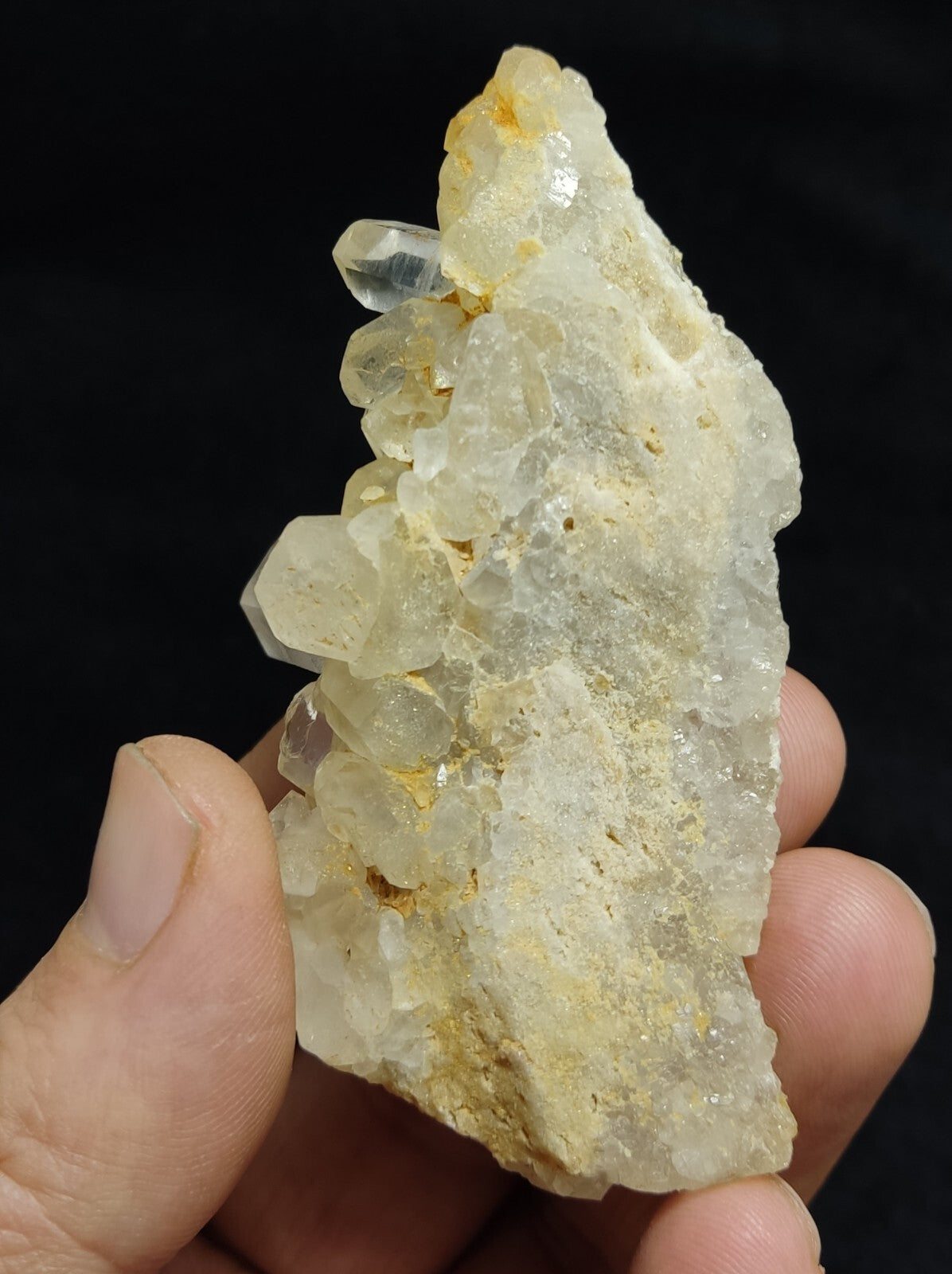 An Aesthetic terminated specimen of Quartz cluster 66 grams