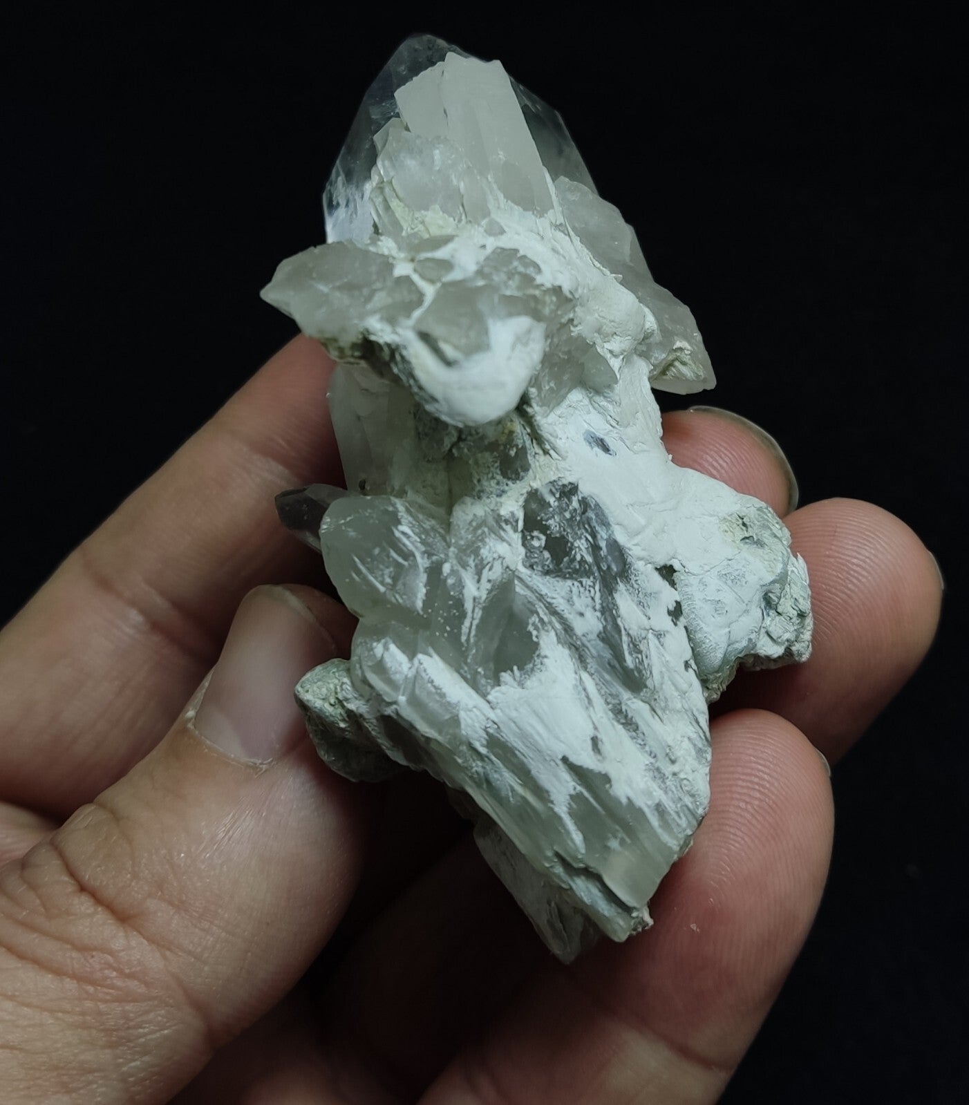 Aesthetic specimen of quartz crystal with unique amphibole inclusion 101 grams