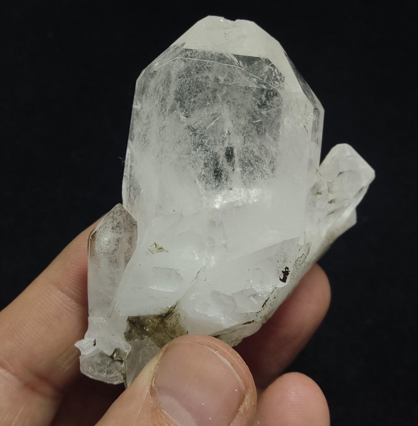 An Aesthetic terminated specimen of Quartz 104 grams