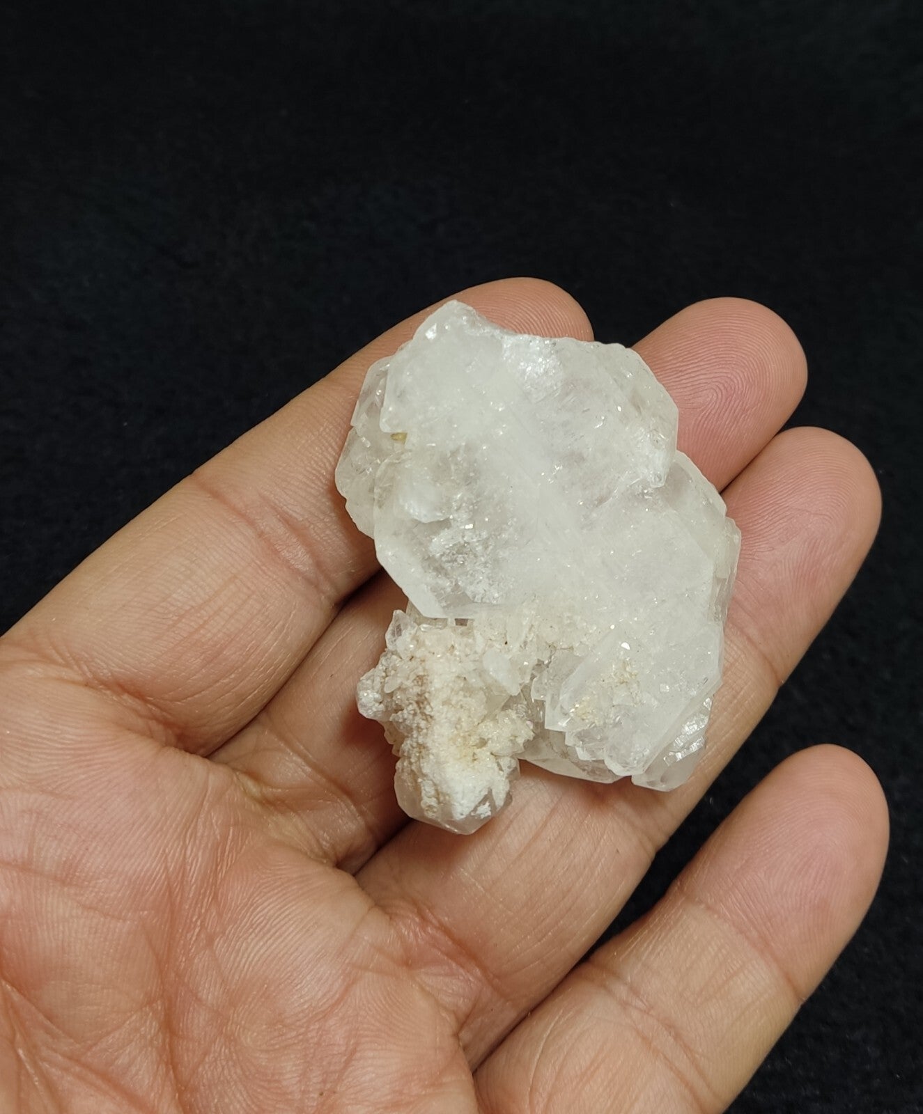 An Aesthetic Natural beautifully terminated faden Quartz crystal 42 grams