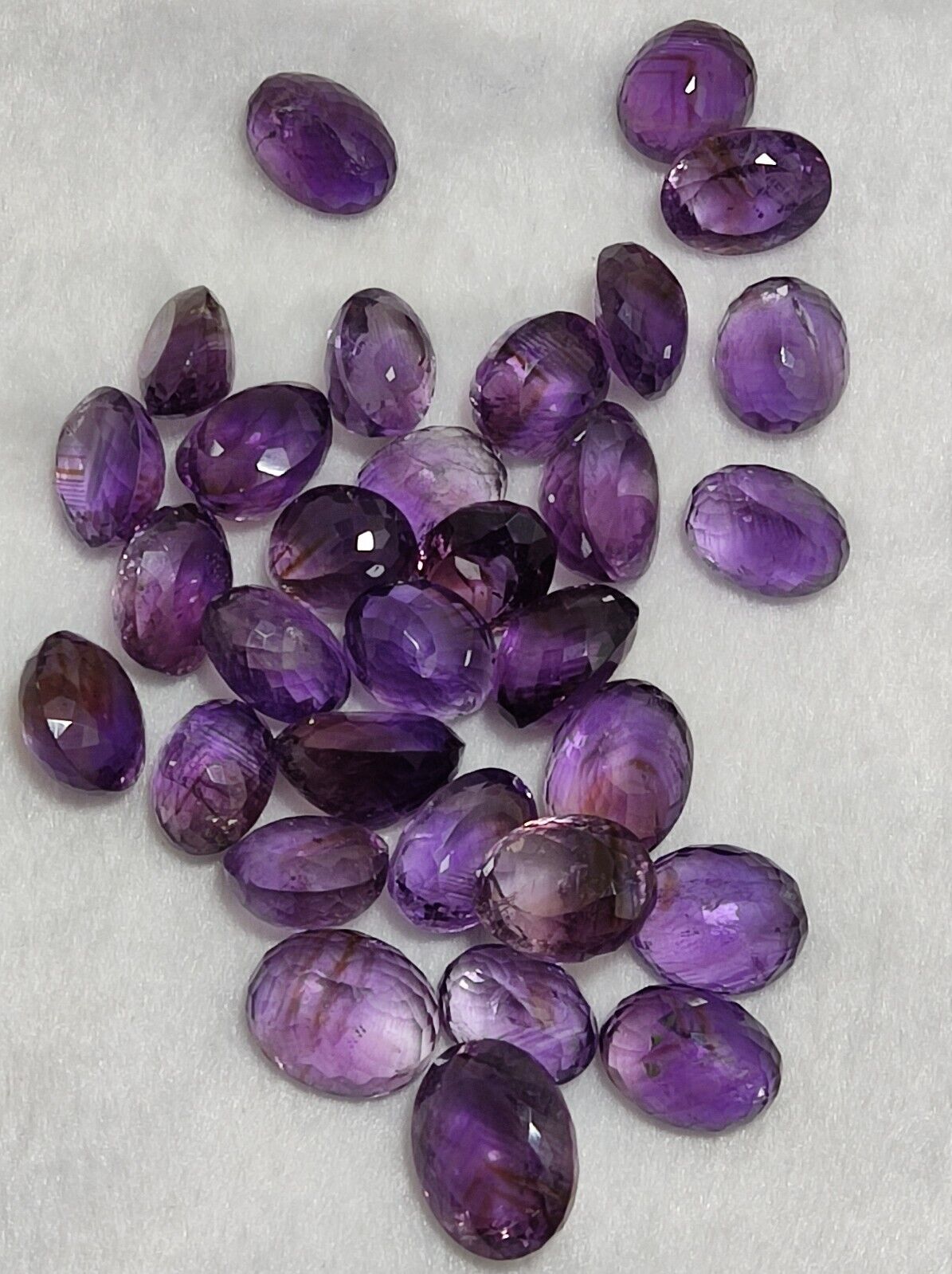 290 Carats Amethyst gemstones