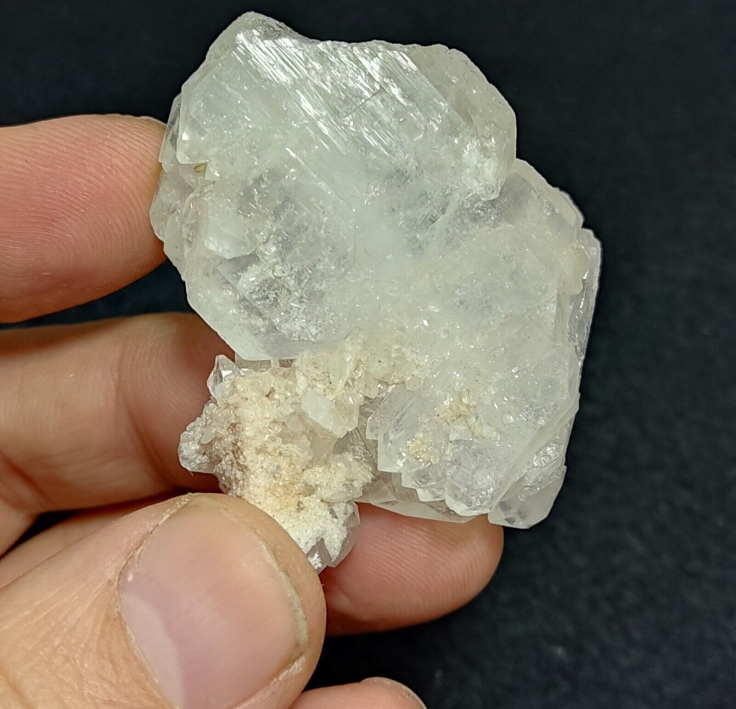 An Aesthetic Natural beautifully terminated faden Quartz crystal 42 grams
