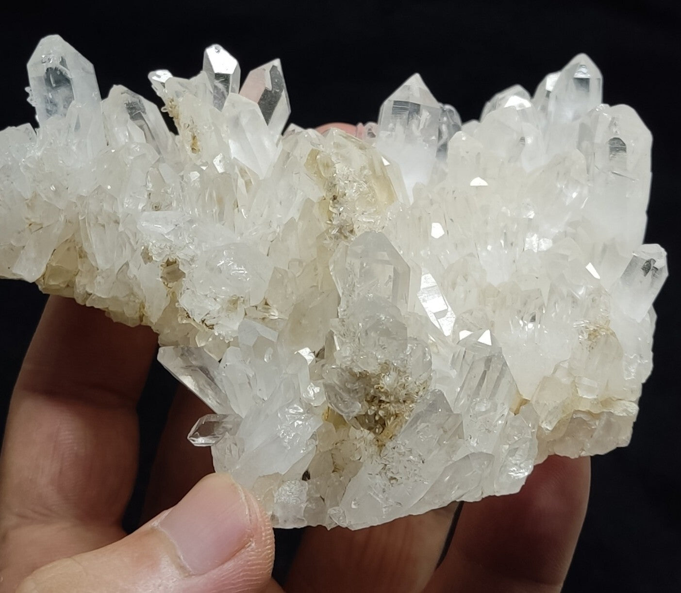 An Aesthetic terminated specimen of Quartz cluster 262 grams