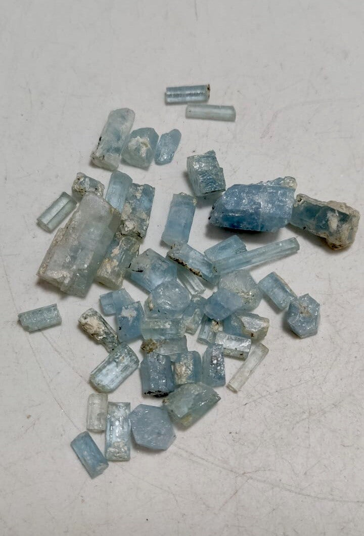 Natural Aquarium Crystals  Lot 18 Grams.