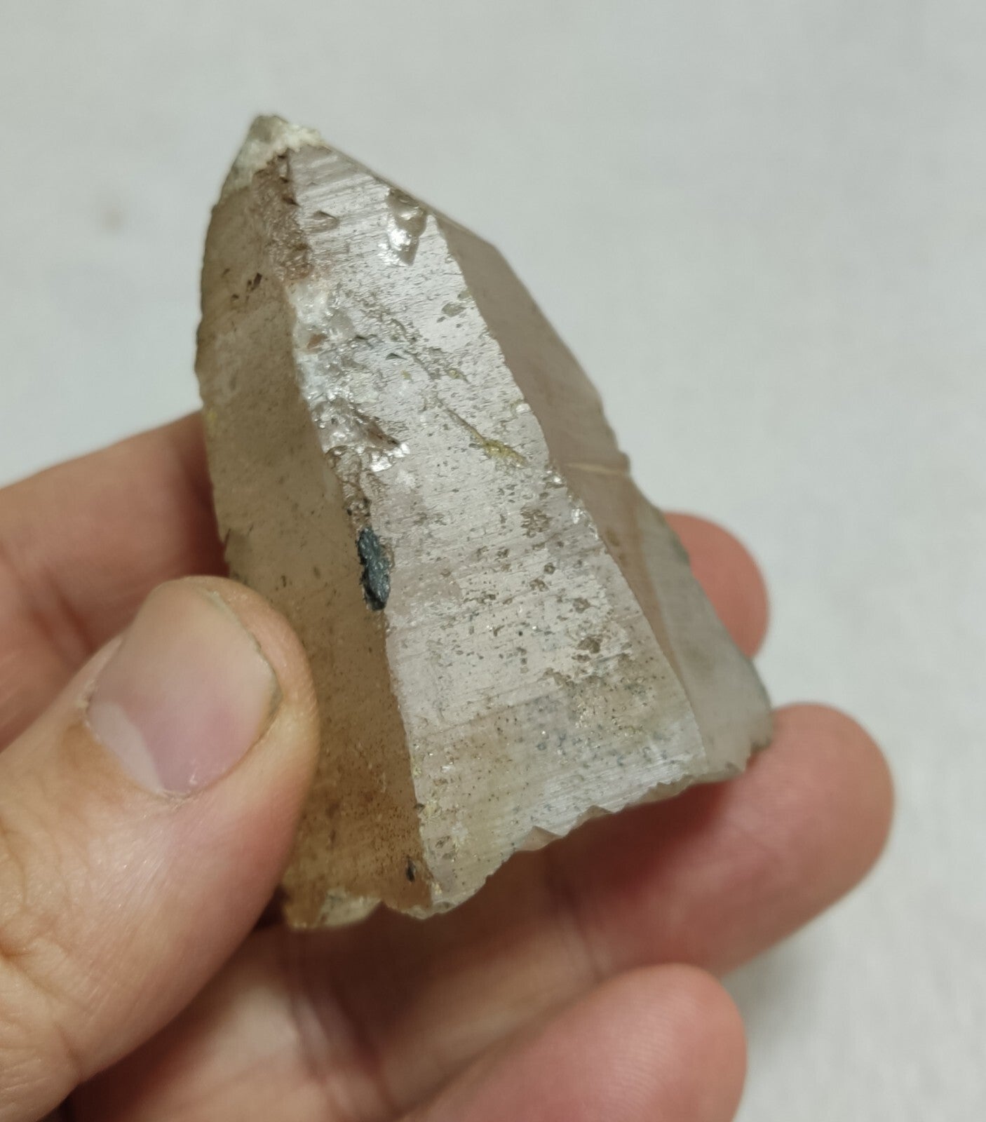 An Aesthetic Natural terminated quartz crystal 100 grams