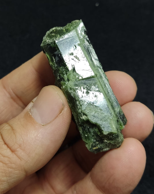 An amazing specimen of diopside crystal 45 grams