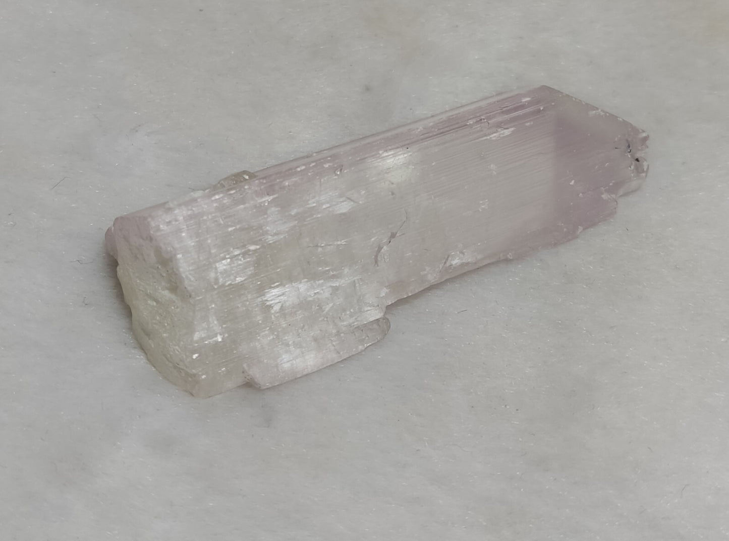 A very Aesthetic Natural spodumene kunzite triphane crystal 39 grams