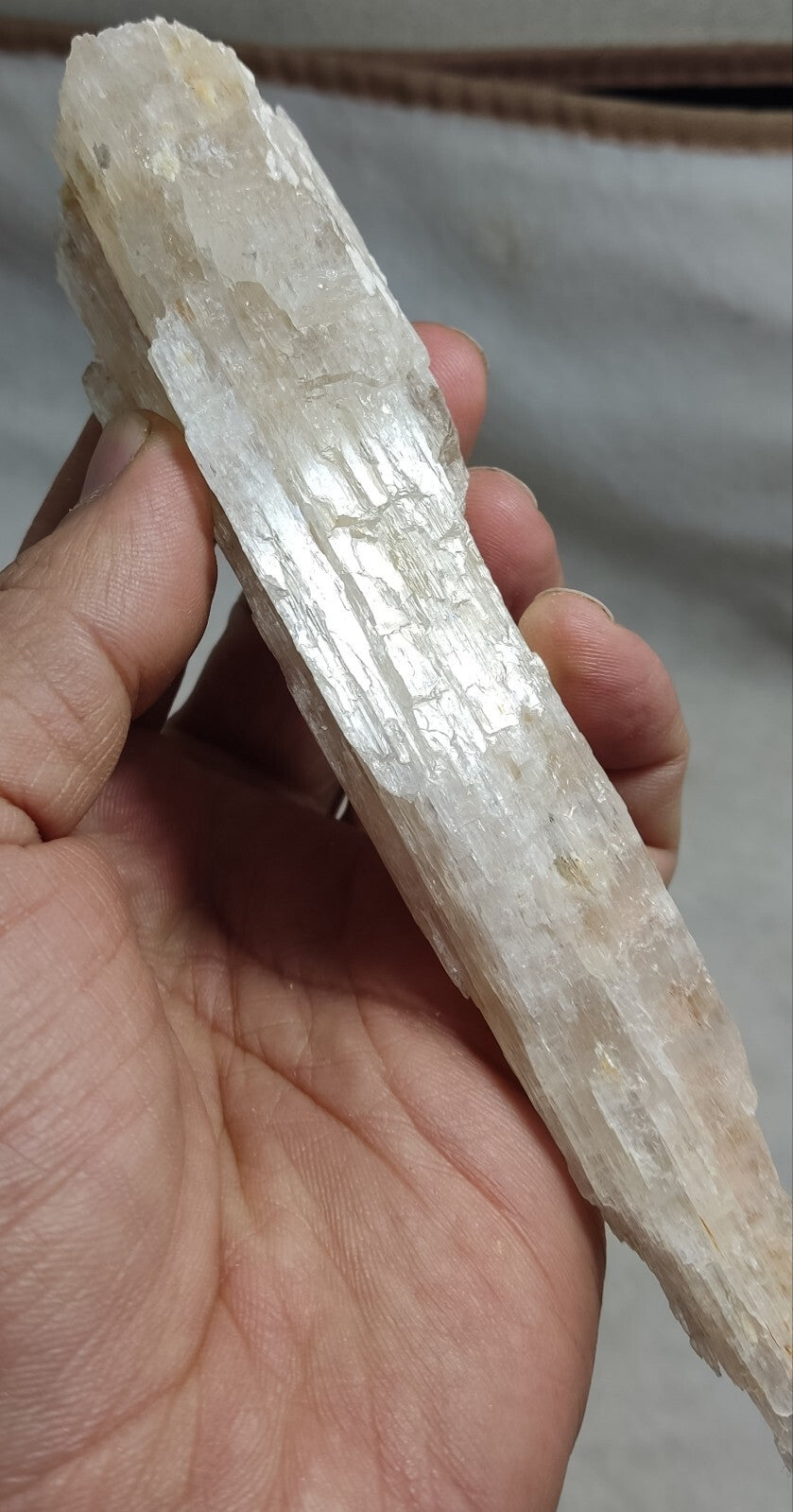 A very Aesthetic Natural elongated fully etched spodumene crystal 200 grams