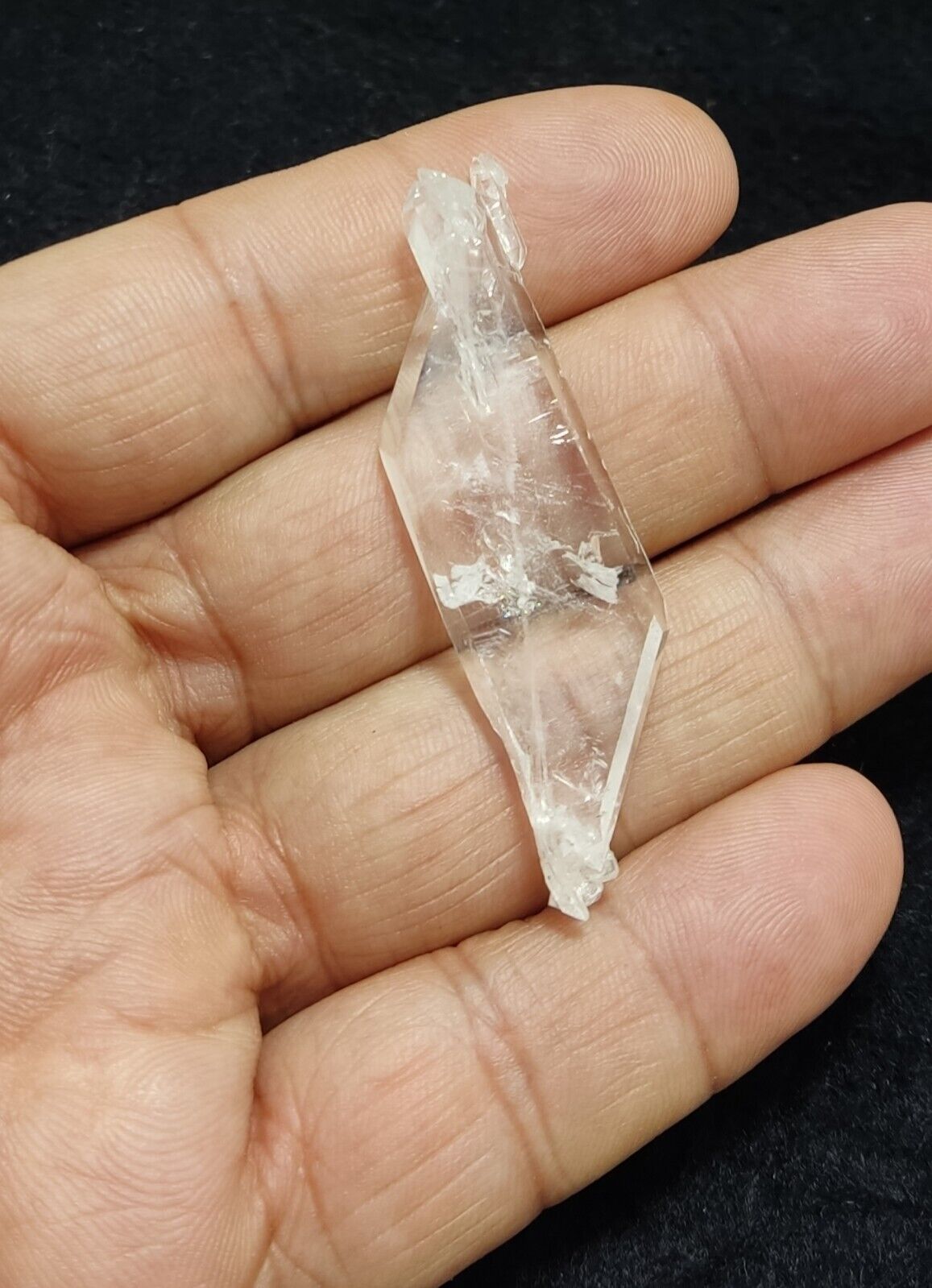 A very Aesthetic Natural beautifully terminated Faden Quartz crystal 7 grams