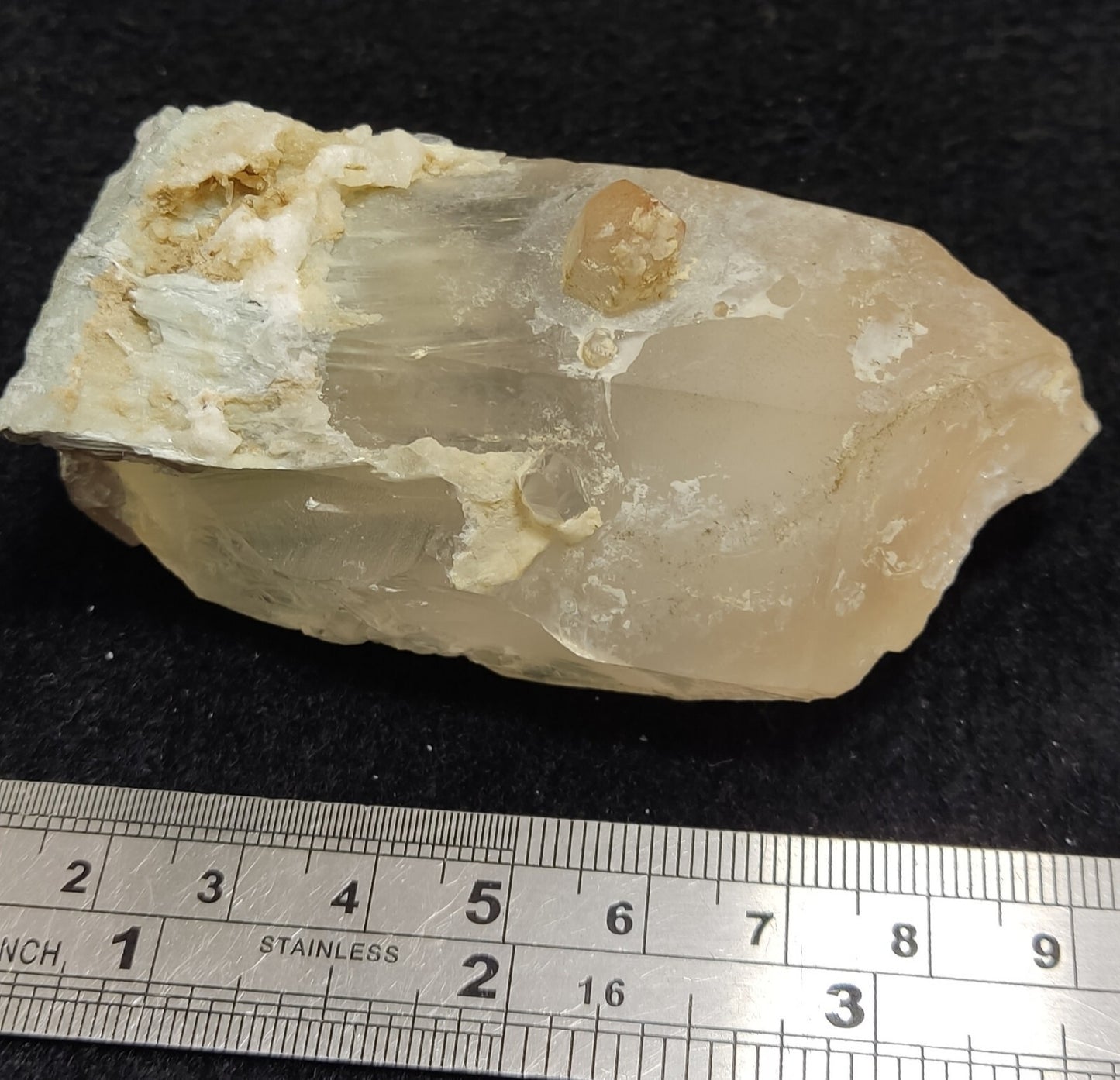 140 grams natural quartz crystal with amphibole inclusions