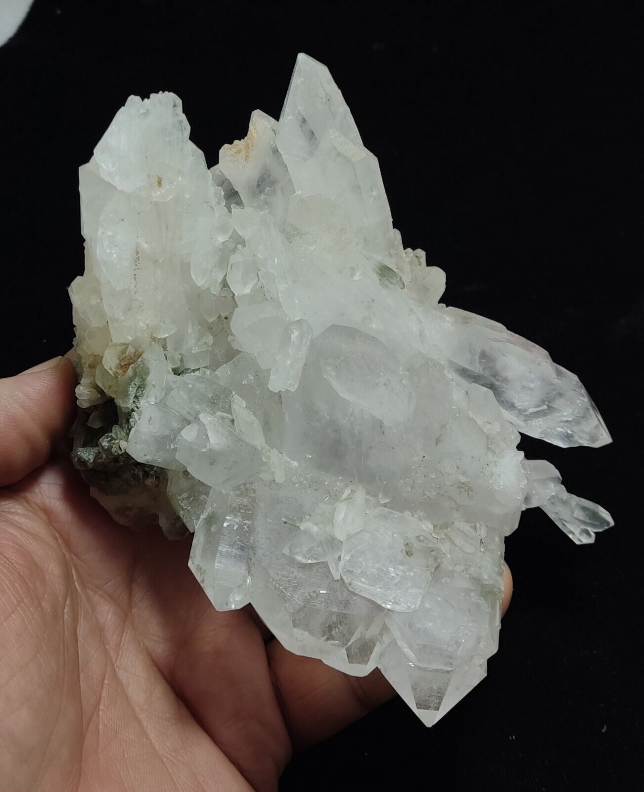 An Aesthetic large terminated Quartz cluster with chlorite inclusions 495 grams