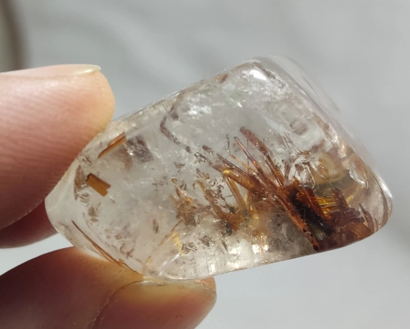 Rutiles quartz polished tumble 140 carats