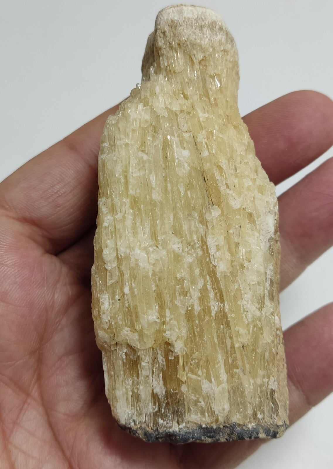A very Aesthetic Natural beautifully chunk of Calcite 207 grams