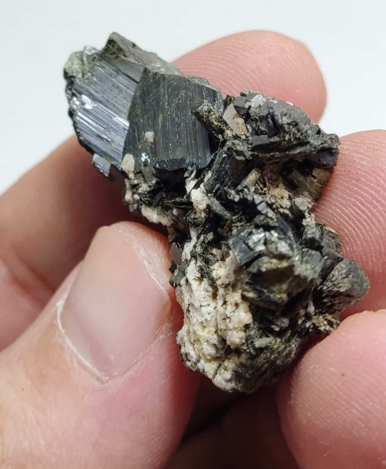 An aesthetic specimen of terminated aegirine crystal cluster 13 grams