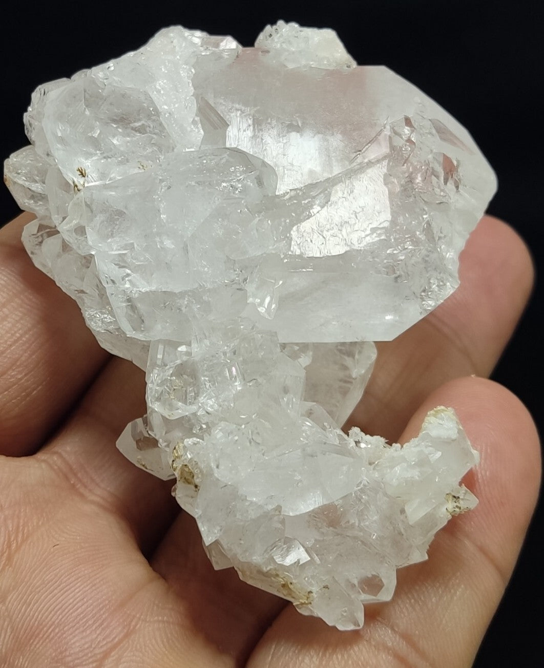 An Aesthetic terminated specimen of Quartz 91 grams