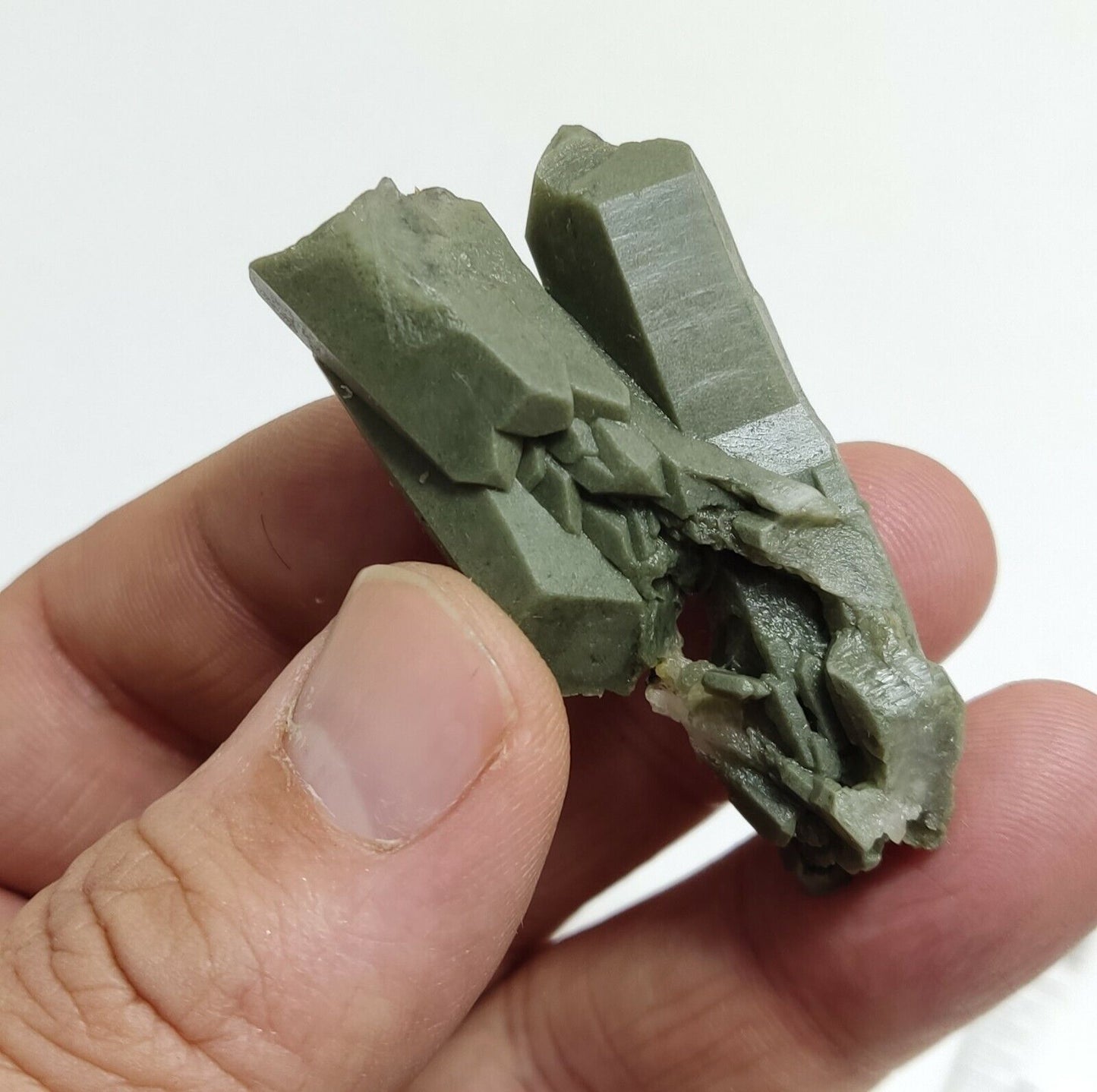 A very Aesthetic Natural beautifully terminated Chlorite Quartz crystal 20 grams