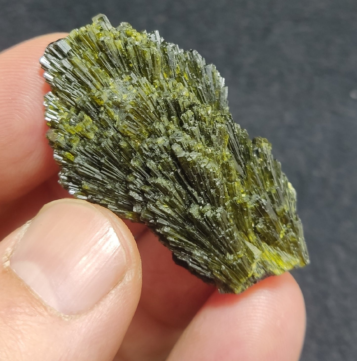 Single natural Epidote Crystal spray formations 21 grams