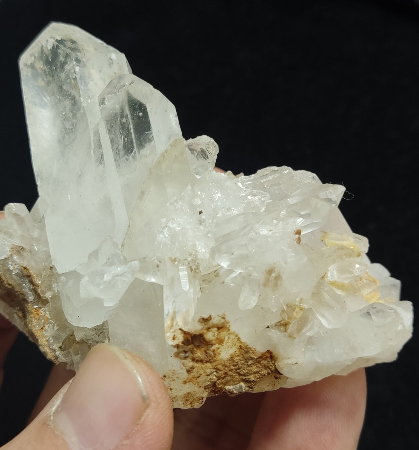 An Aesthetic Natural beautifully terminated Quartz cluster on matrix 121 grams