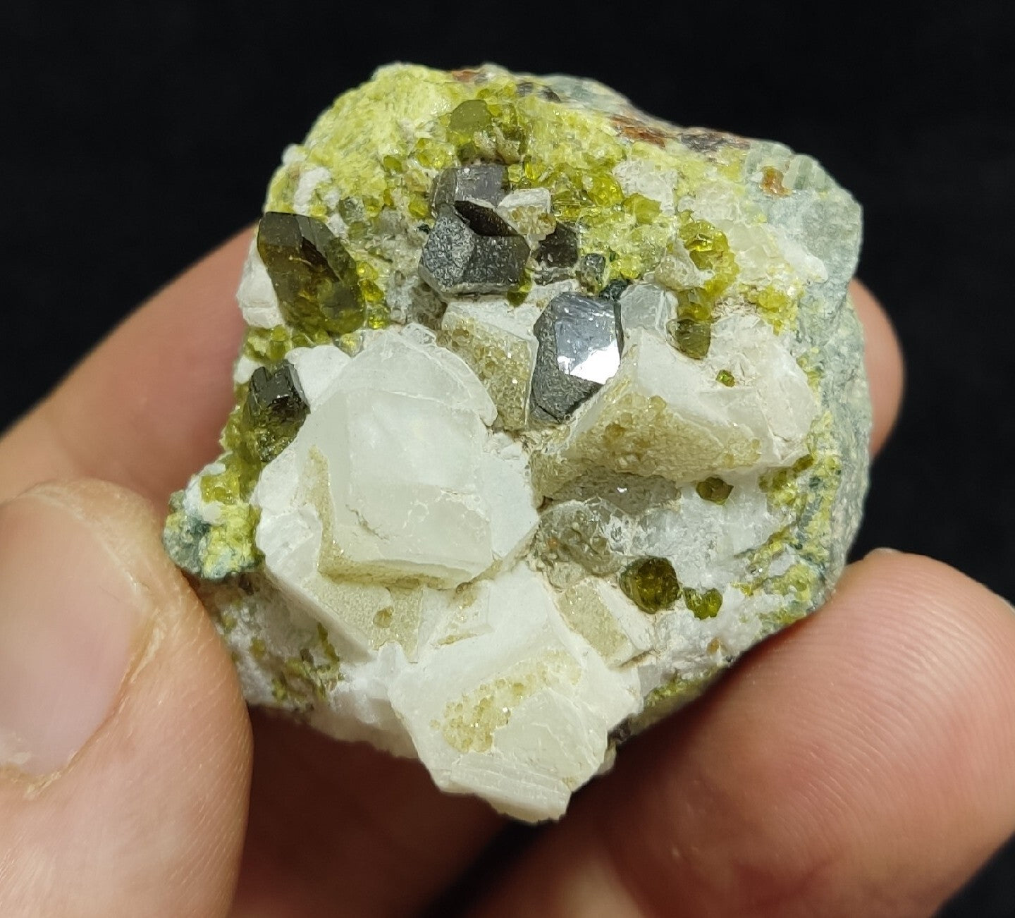 Andradite garnets on matrix with epidote and calcite 41 grams
