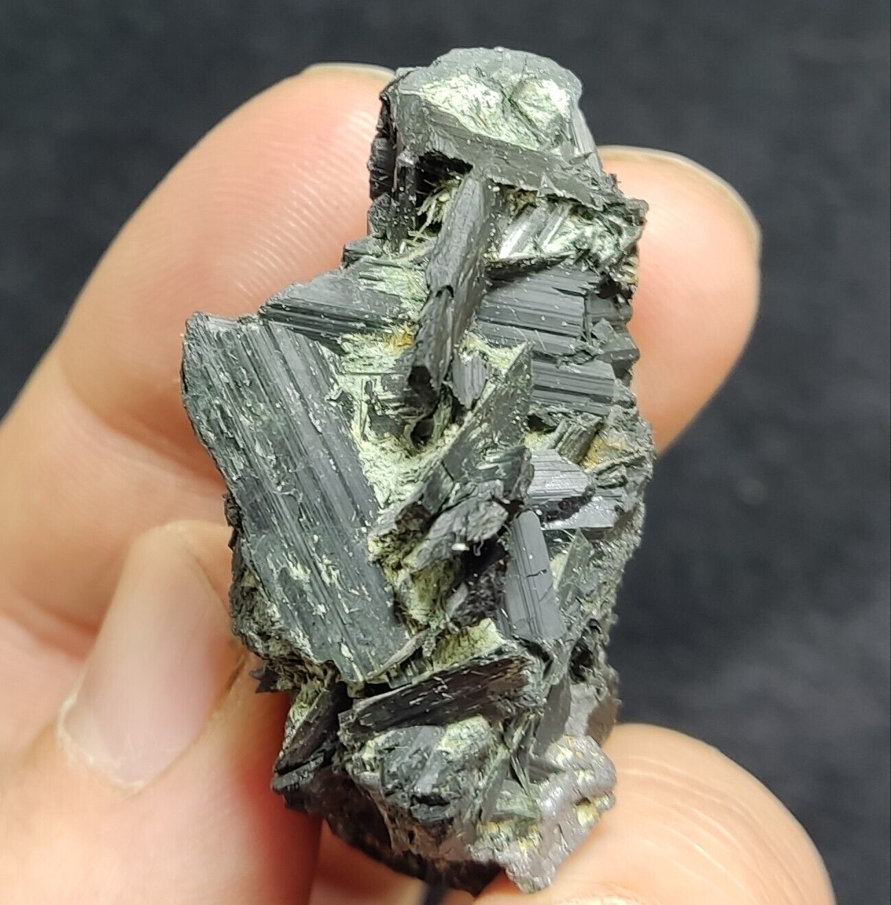 An Aesthetic specimen of epidote crystal 38 grams