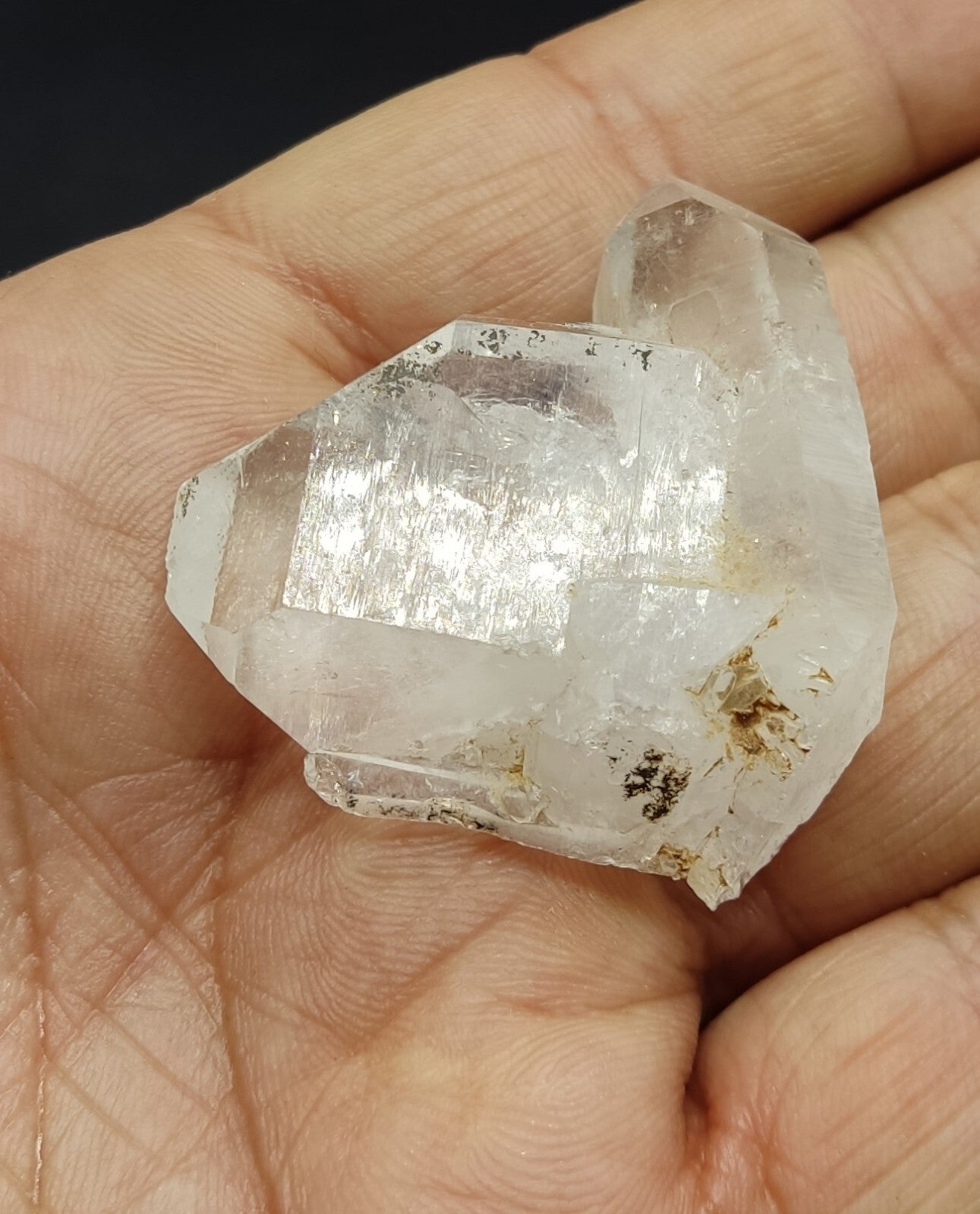 An Aesthetic terminated Quartz crystal specimen 30 grams